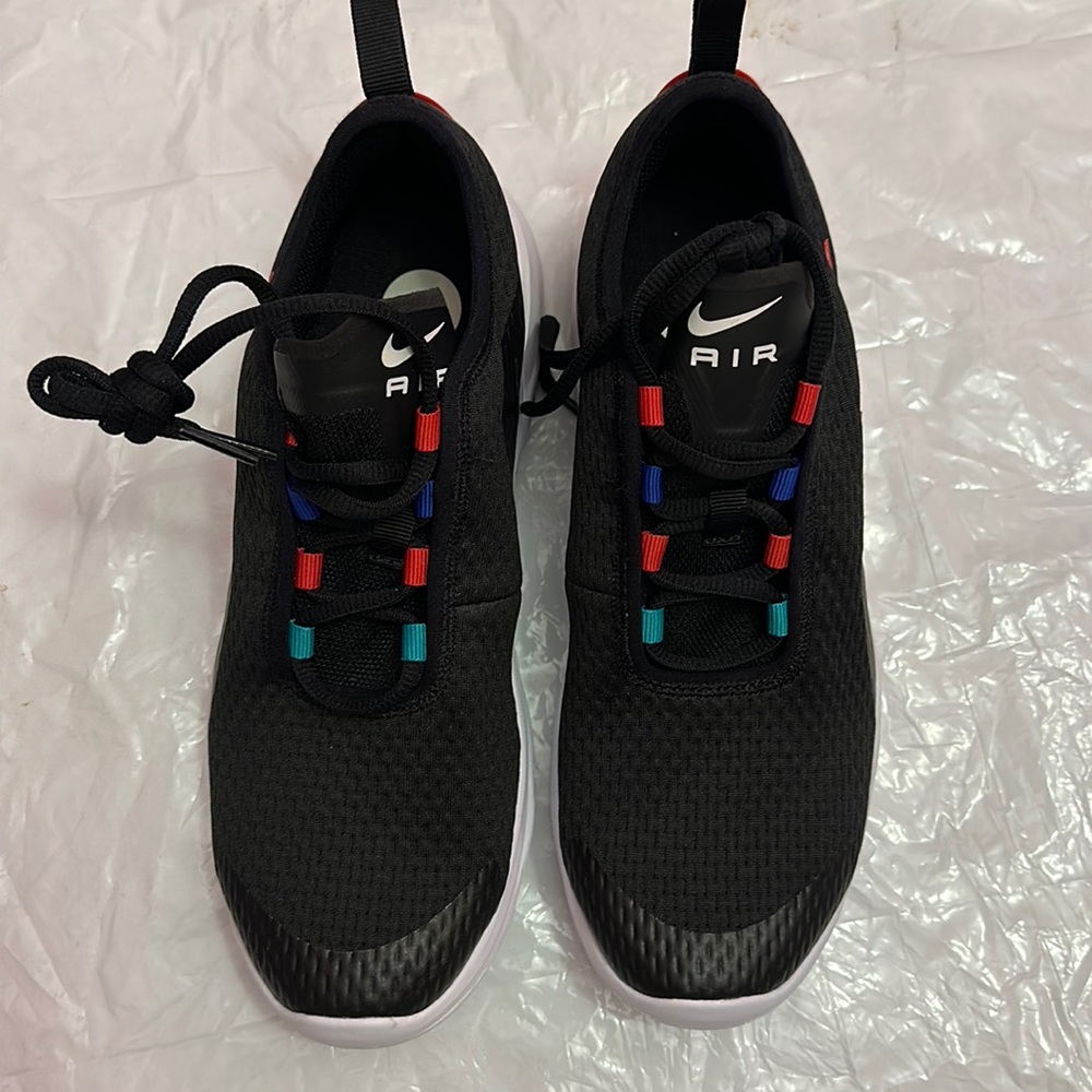 Nike Big Kid's Air Max Motion 2 MC Black/University Red (CD7420 001) - 5